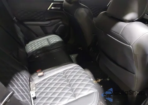 2024 Mitsubishi Outlander Sel 2.5 2Wd z USA, uszkodzony, nr VIN JA4J3WA87RZ042722